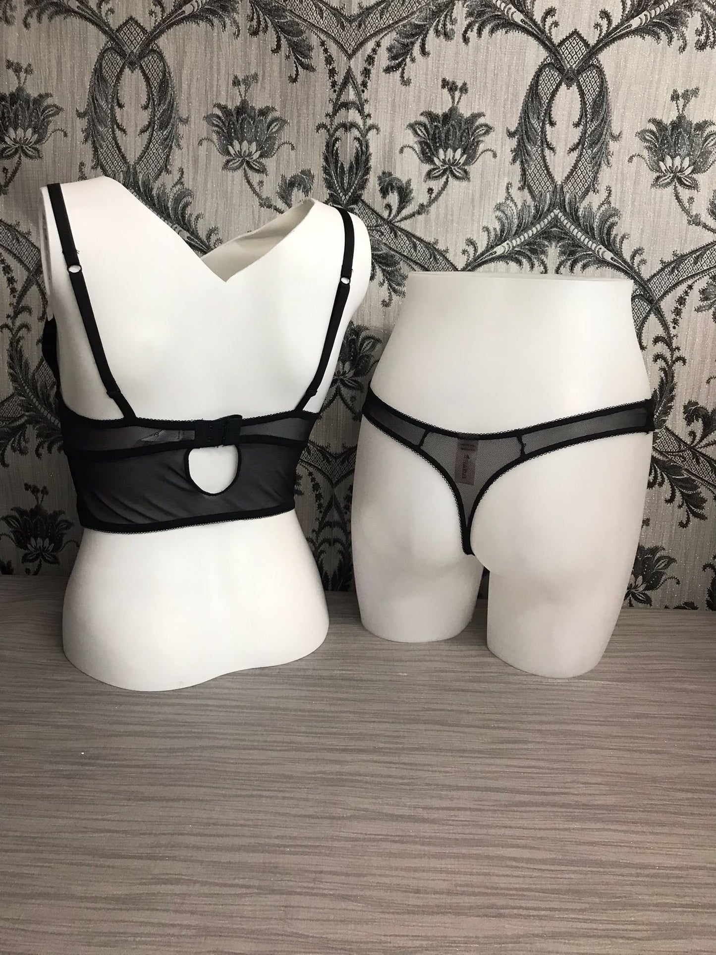 B24965 Blk Sheer Whisper Longline sujetador