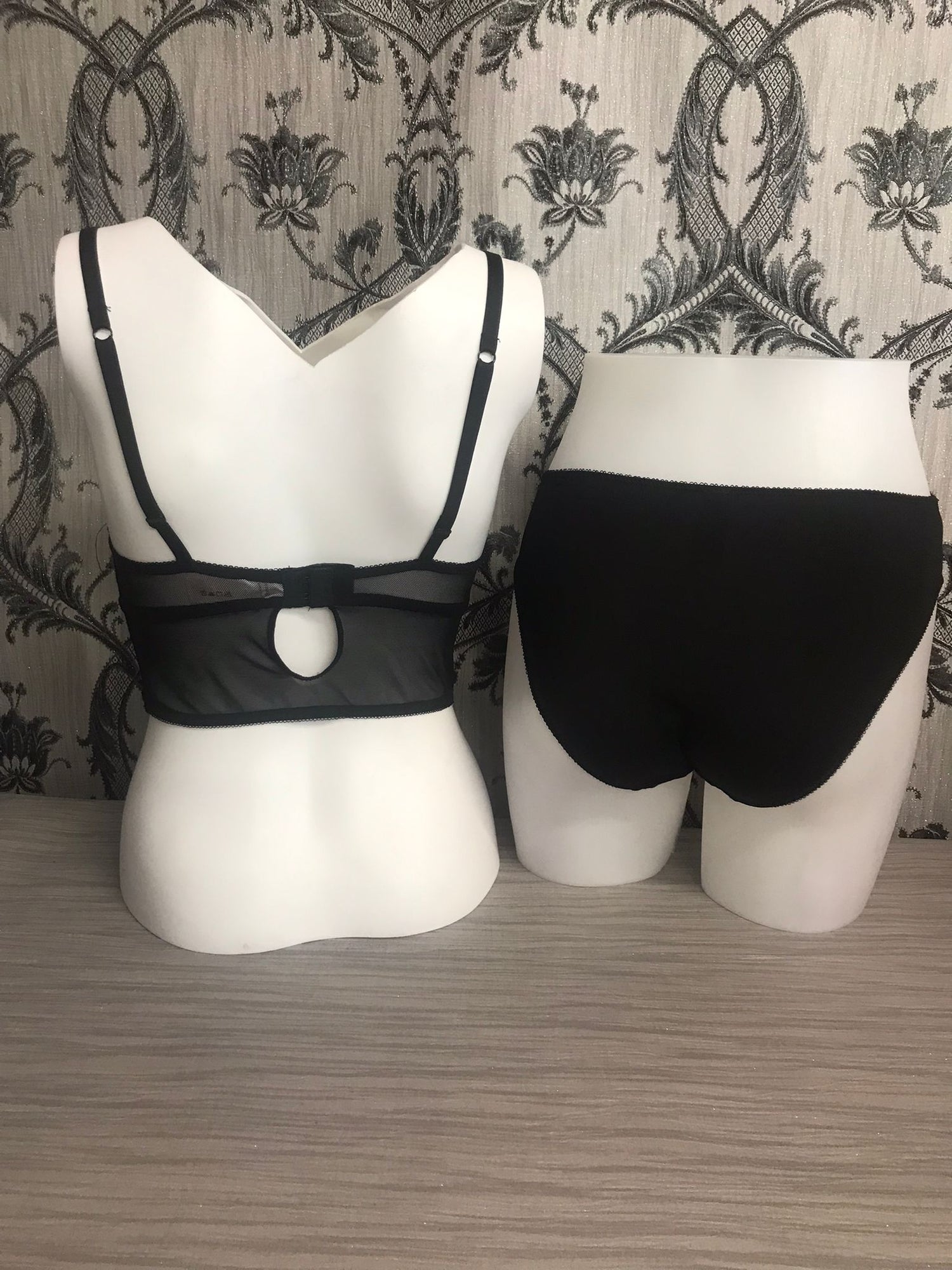 P144965 Blk Sheer Whisper Hicut