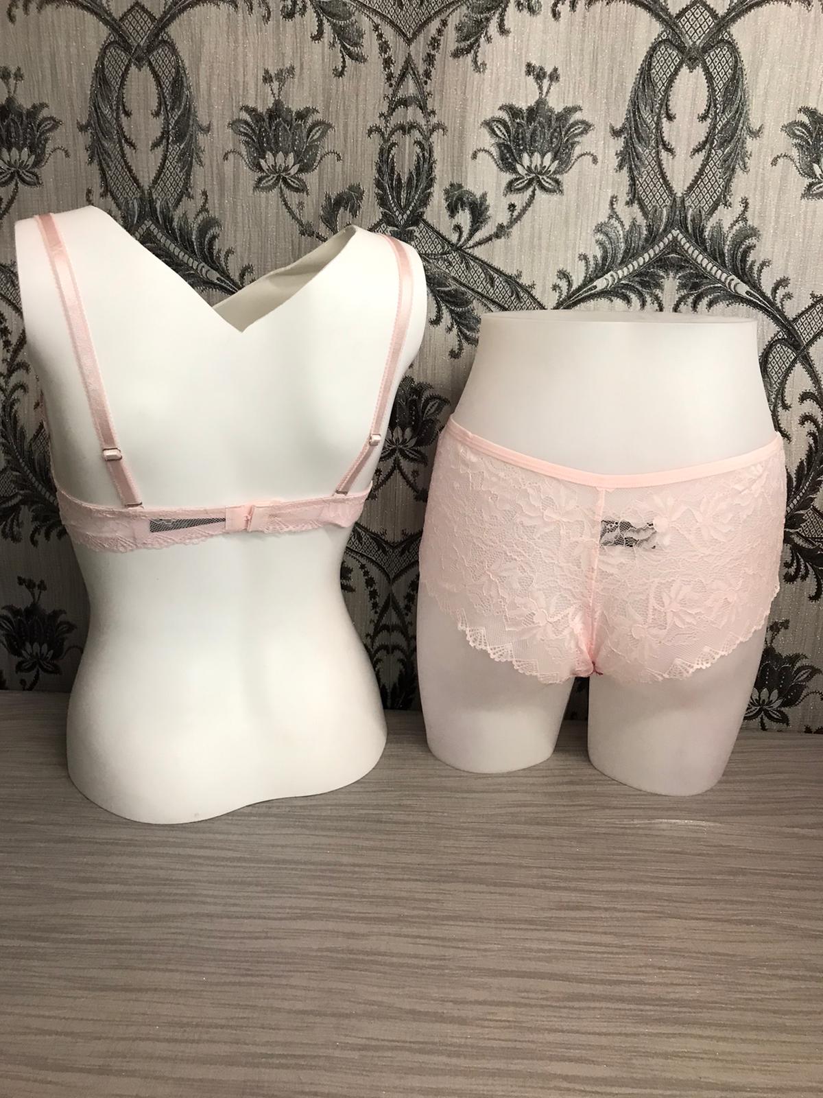 B25022-PNKB a făcut sutienul tăiat