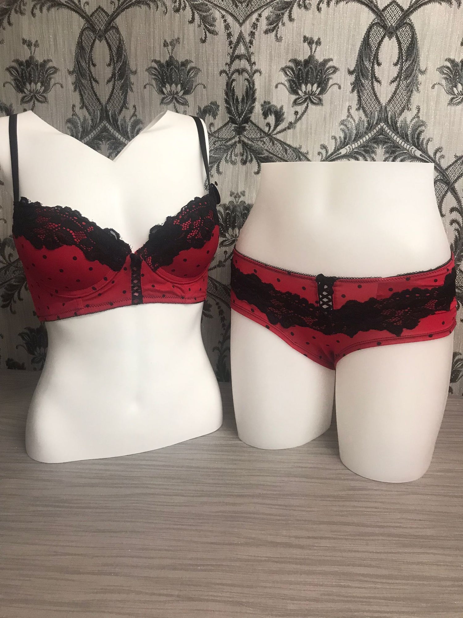 B25199-B908R Laced Dottie BH