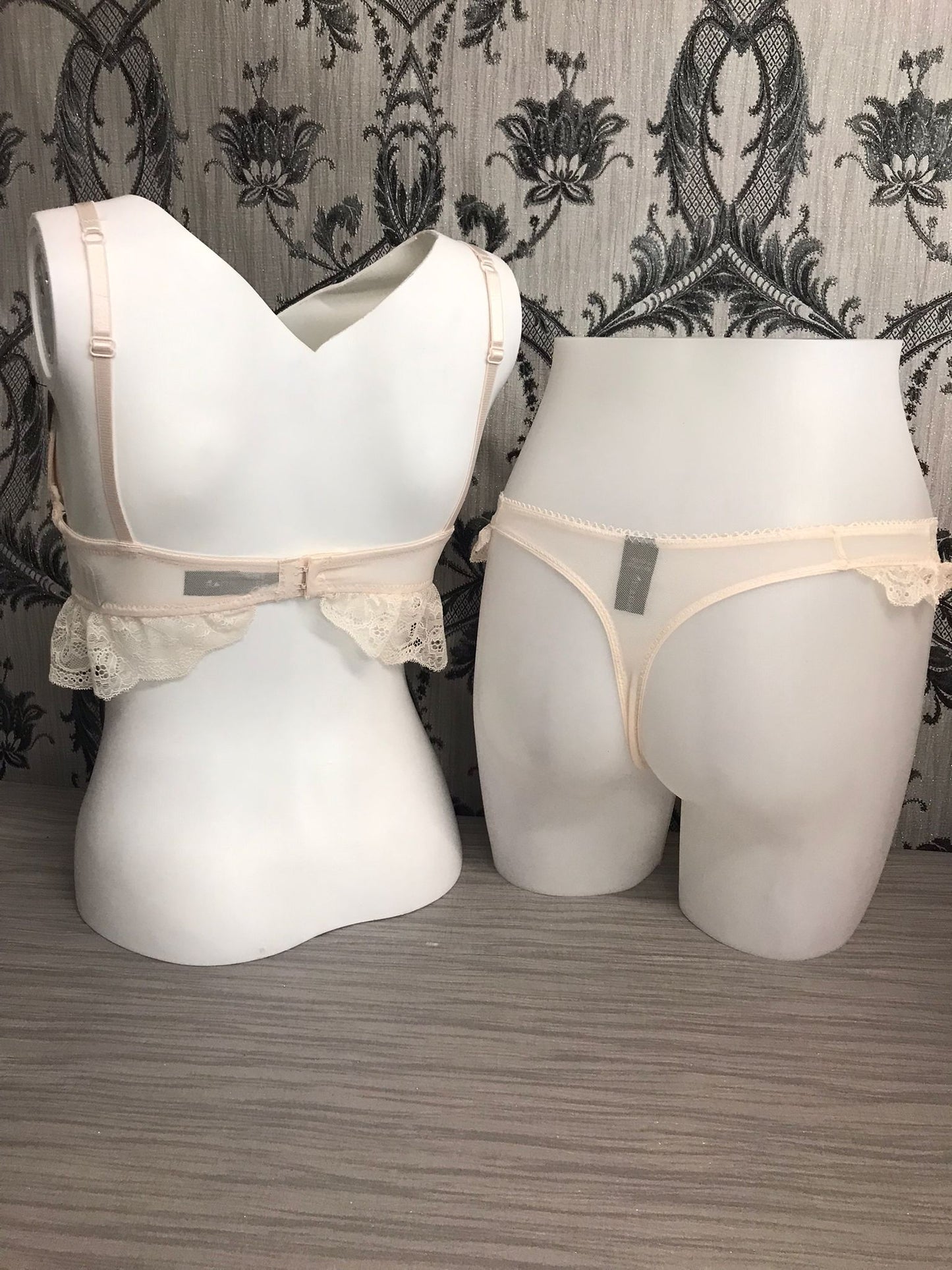 B25221-nde Everyday Im Frill Bra