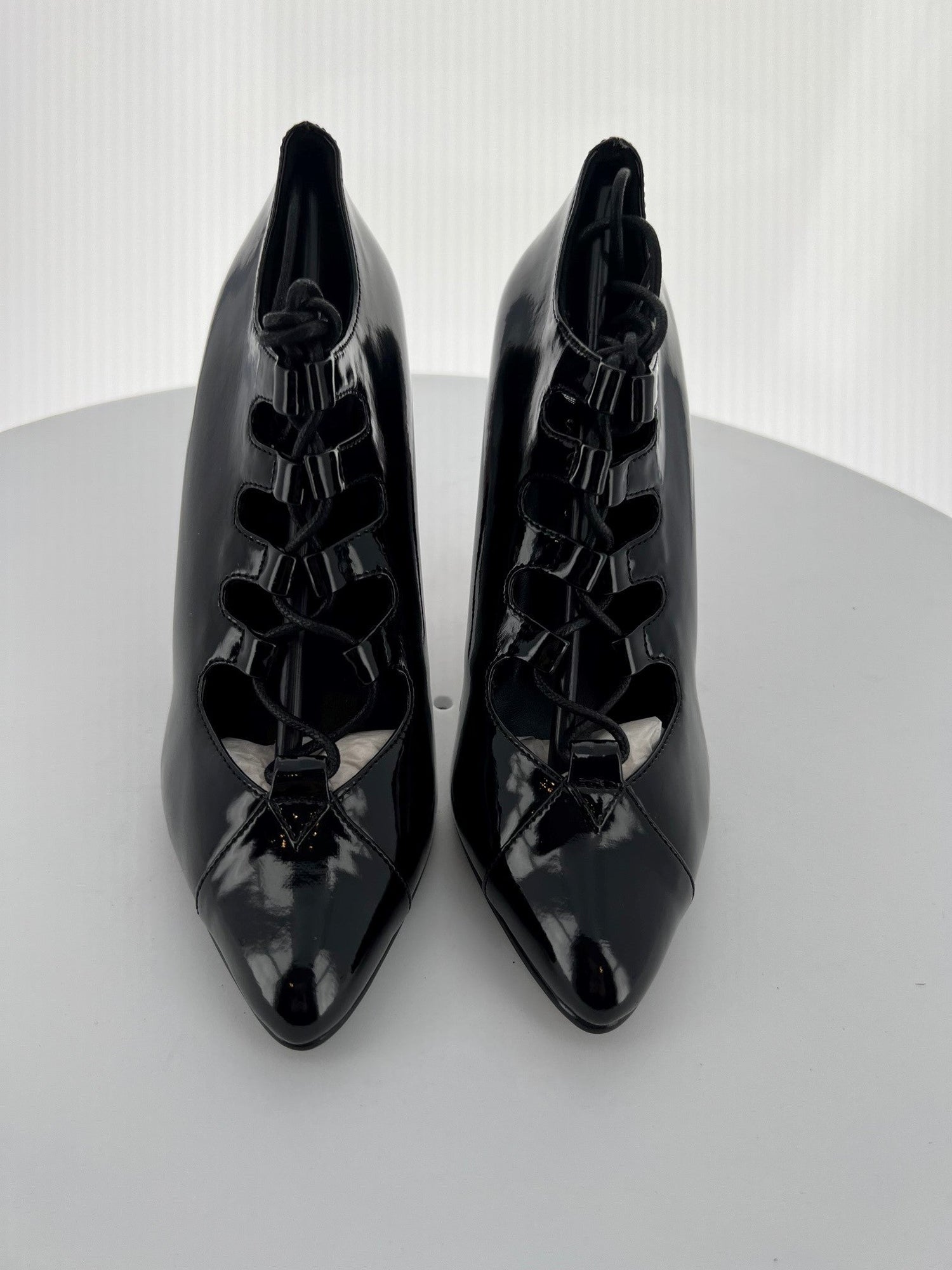 SEDUCE-454 Sexy Black Shoes with Red Heels
