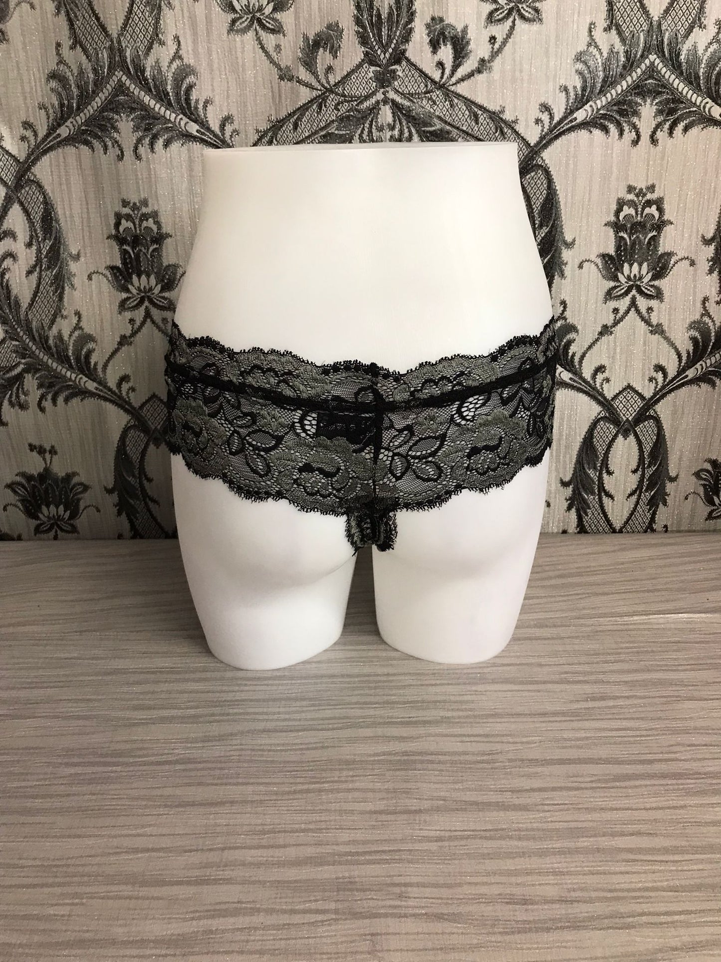 156314-BLK Just A Pretty Lace Hipster