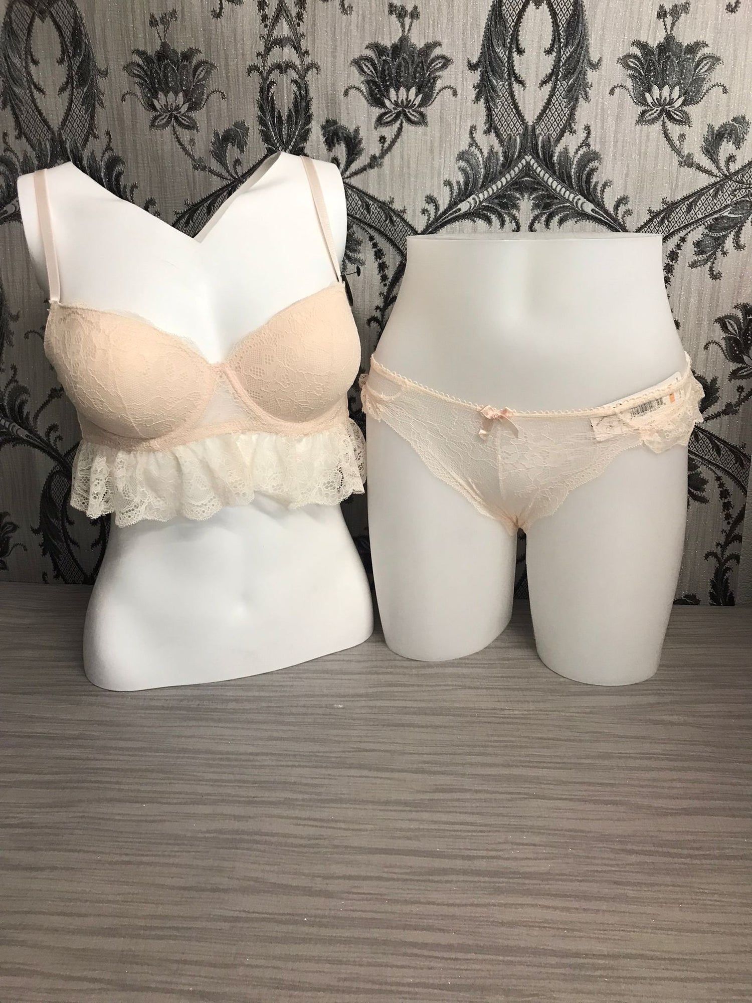 B25221-nde Everyday Im Frill Bra